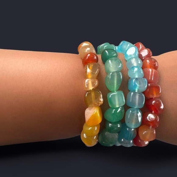 Striped Agate Gemstone Bead Bracelet - Picture 2 of 4